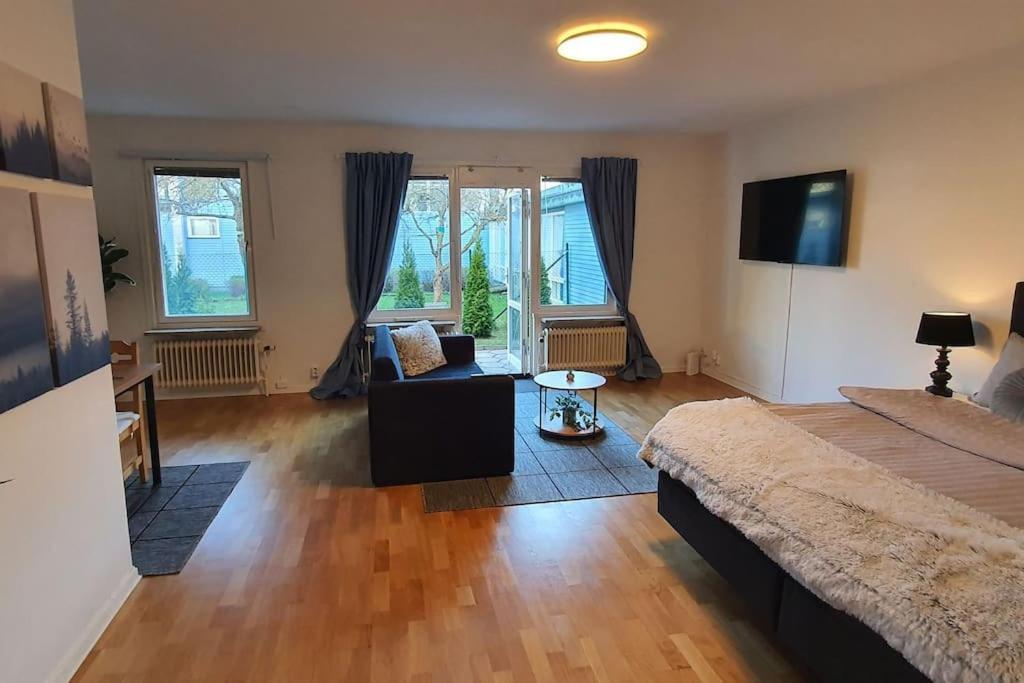 Apartment With Garden Near Metro! Stockholm Kültér fotó