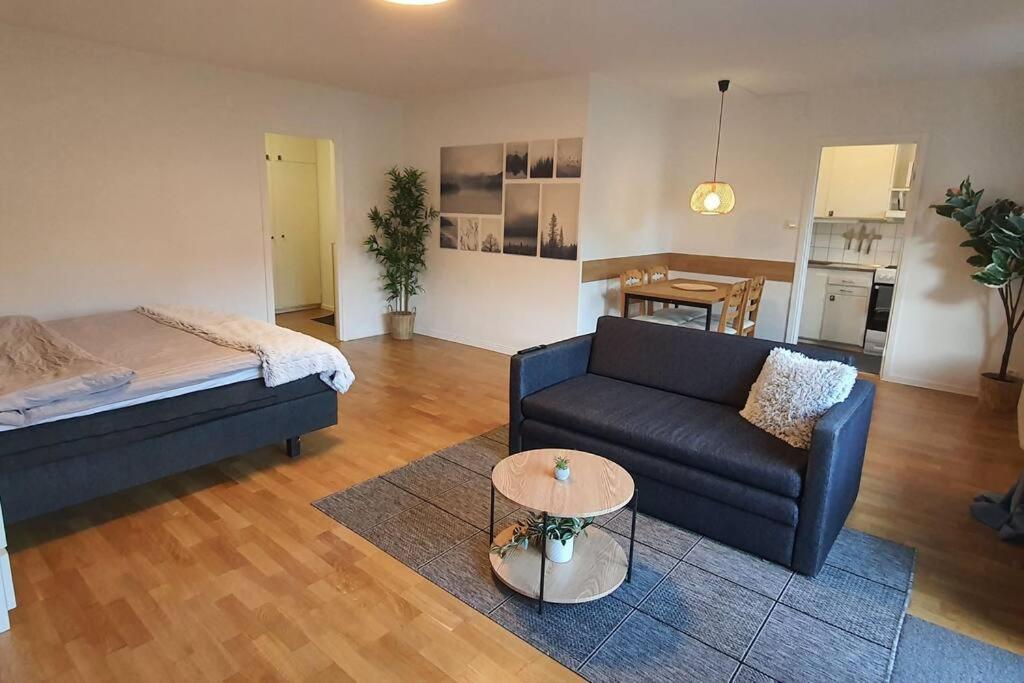 Apartment With Garden Near Metro! Stockholm Kültér fotó