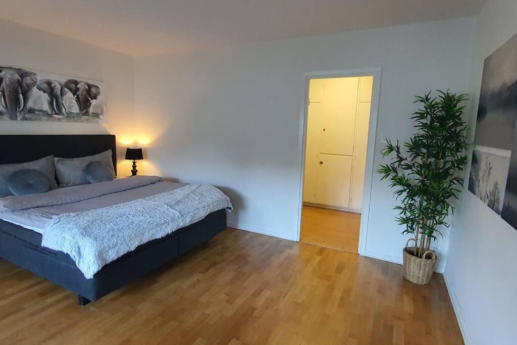 Apartment With Garden Near Metro! Stockholm Kültér fotó